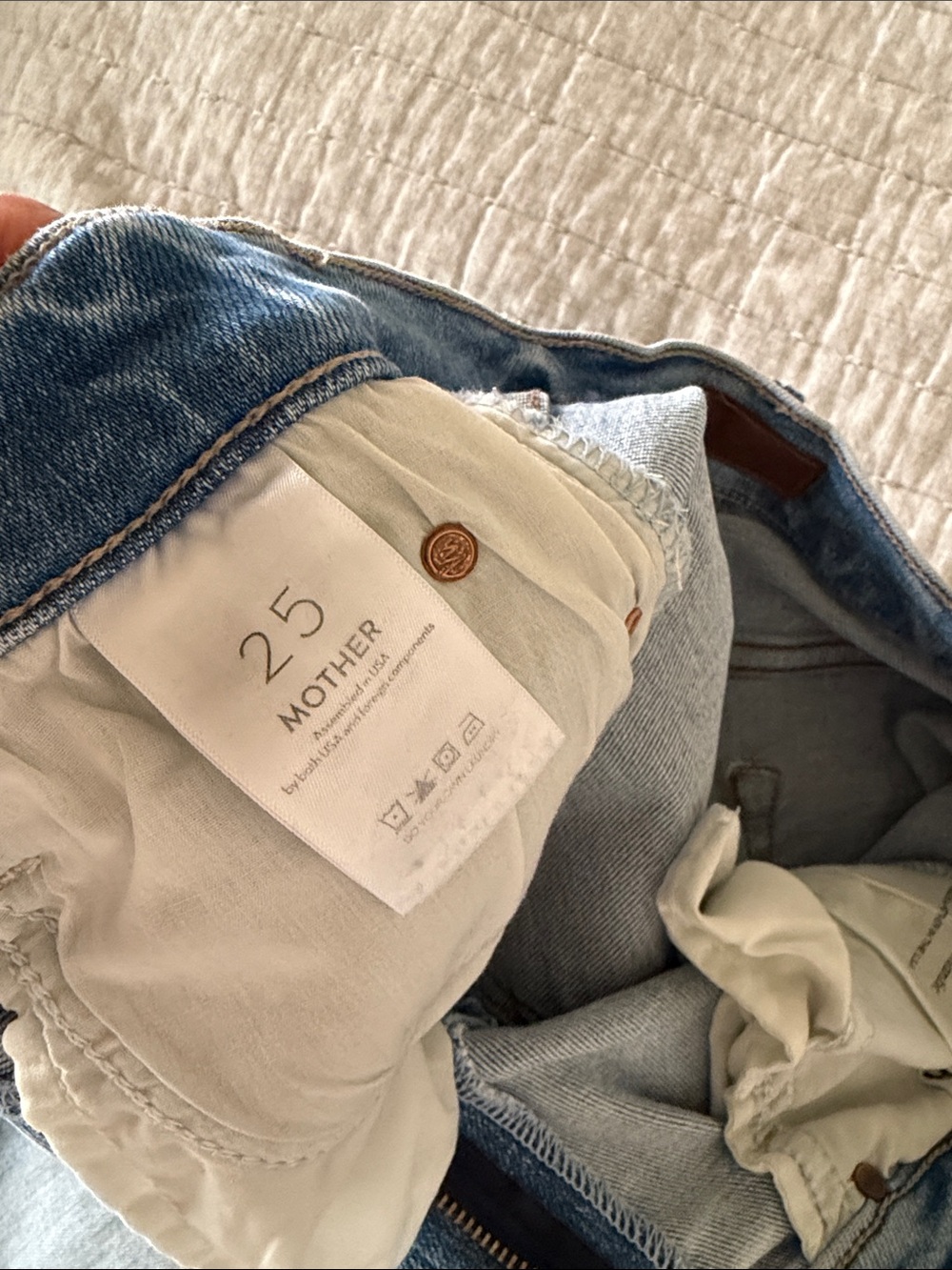 MOTHER The Mid Rise Dazzler Ankle Fray Jeans - Picture 4 of 7
